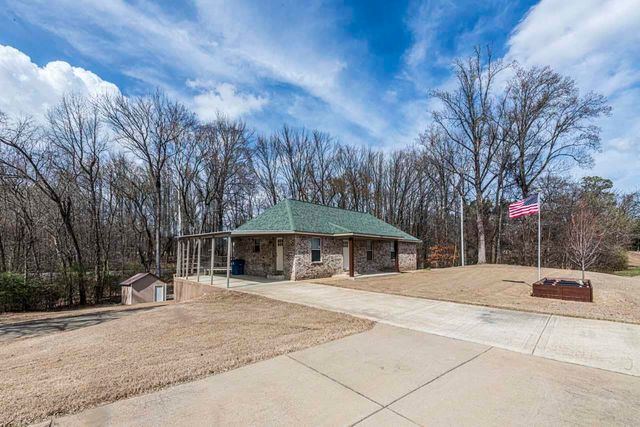 207 MEADE LAKE RD, Atoka, TN 38004