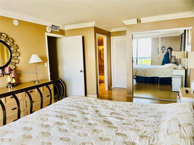2555 Collins Ave 2006, Miami Beach, FL 33140