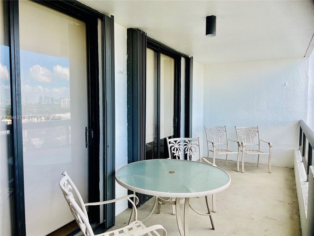 Image 2 of property listing at 2555 Collins Ave 2006, Miami Beach, FL 33140