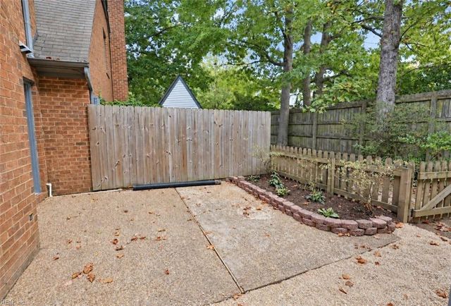 112 Wellesley DR, Newport News, VA 23606