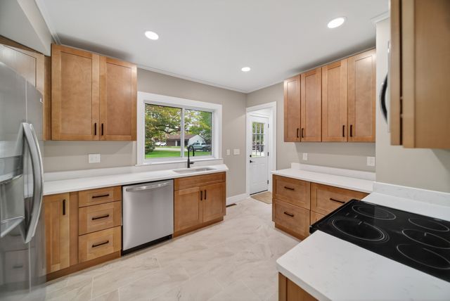 9932 SAMPSON Avenue, Lake City Boro, PA 16423