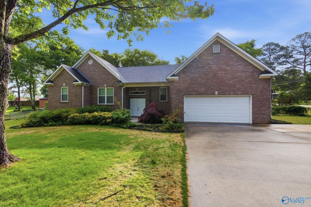 3326 Valley Forge Road, Decatur, AL 35603