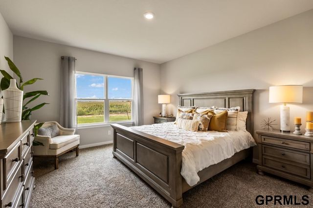 18642 Portal Street, Omaha, NE 68136