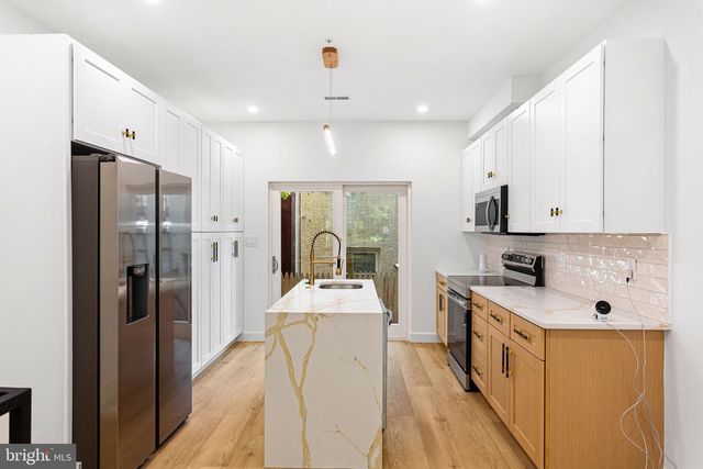 2053 N ORKNEY ST, Philadelphia, PA 19122