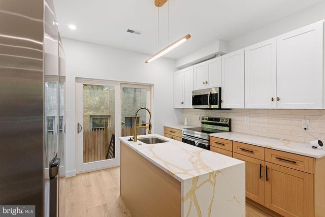 2053 N ORKNEY ST, Philadelphia, PA 19122