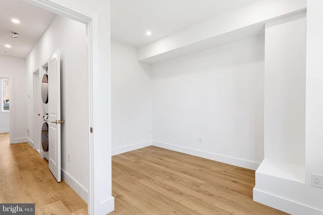 2053 N ORKNEY ST, Philadelphia, PA 19122
