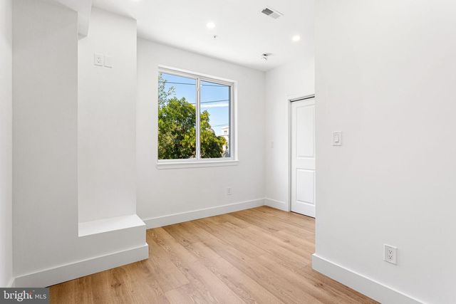 2053 N ORKNEY ST, Philadelphia, PA 19122
