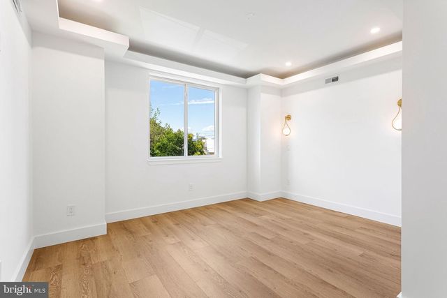 2053 N ORKNEY ST, Philadelphia, PA 19122