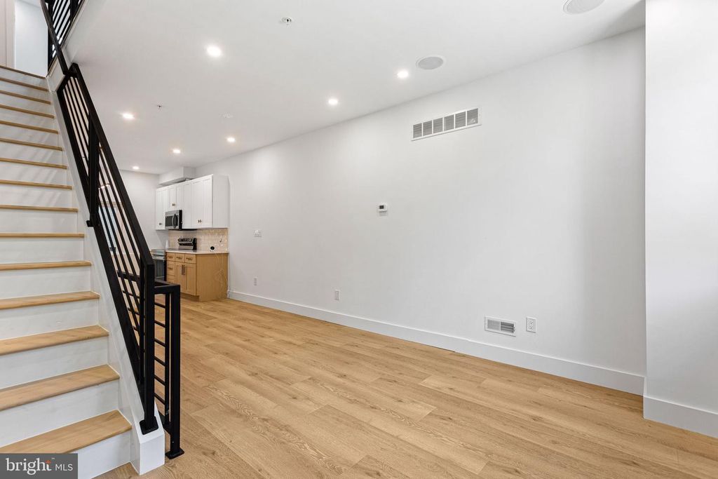 2053 N ORKNEY ST, PHILADELPHIA, PA 19122 — photo 3