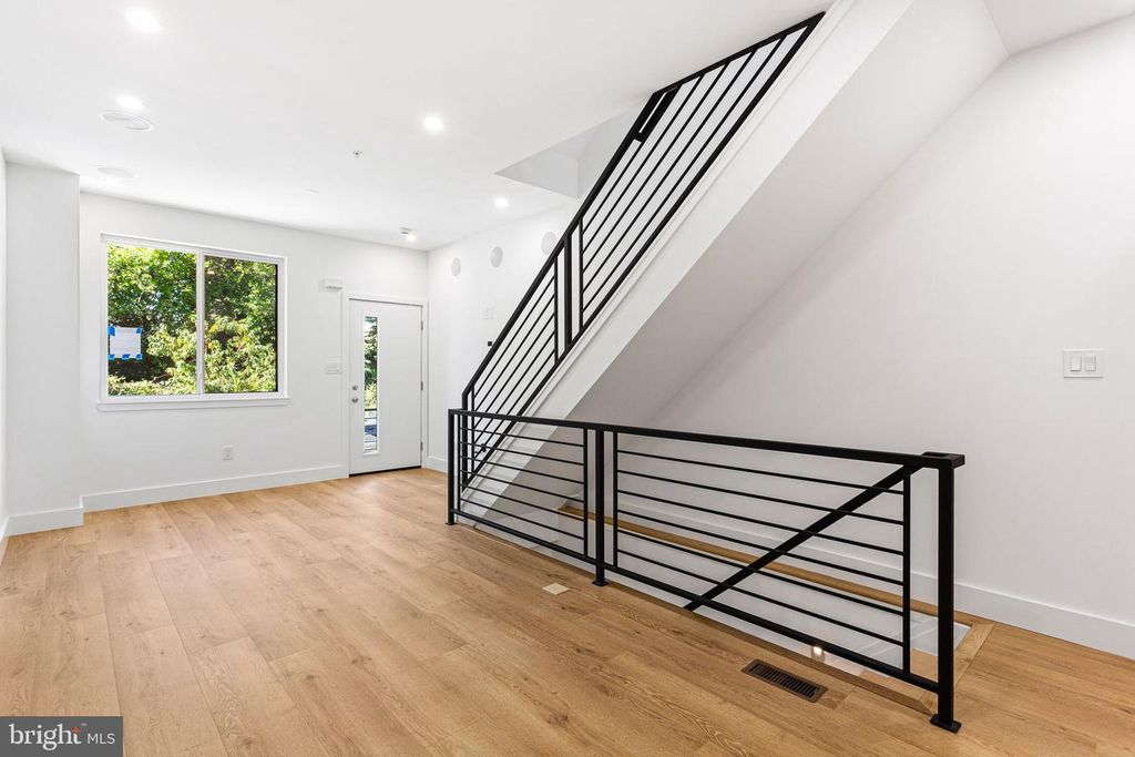 2053 N ORKNEY ST, PHILADELPHIA, PA 19122 — photo 4