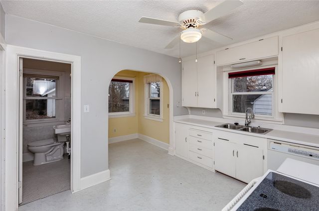 5810 Ingersoll Avenue, Des Moines, IA 50312