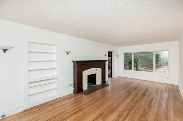 5810 Ingersoll Avenue, Des Moines, IA 50312