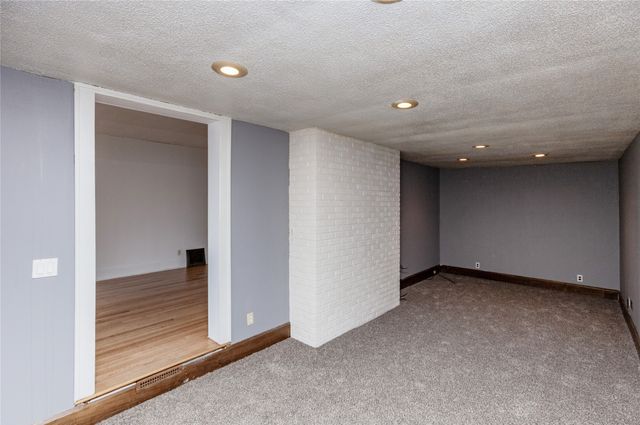 5810 Ingersoll Avenue, Des Moines, IA 50312