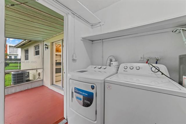 72 NW 162nd St 72, Miami, FL 33169