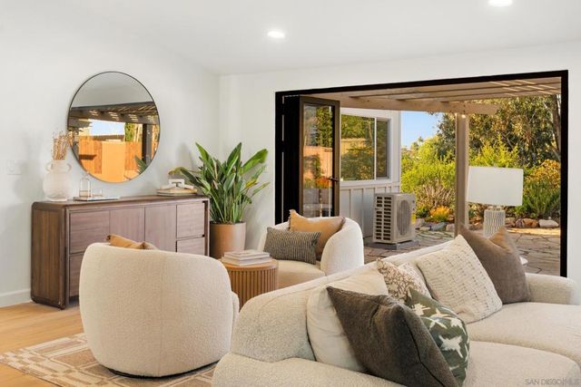 9258 Rebecca, San Diego, CA 92123