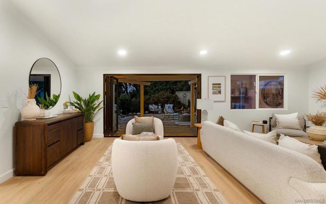 9258 Rebecca, San Diego, CA 92123