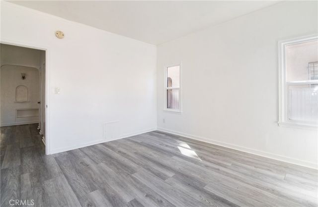 4237 8th Avenue, Los Angeles, CA 90008