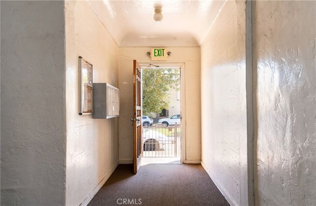 4237 8th Avenue, Los Angeles, CA 90008