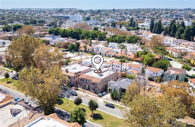 4237 8th Avenue, Los Angeles, CA 90008