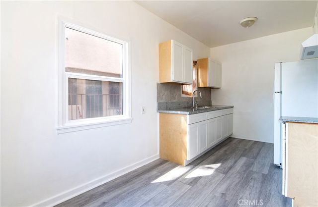 4237 8th Avenue, Los Angeles, CA 90008