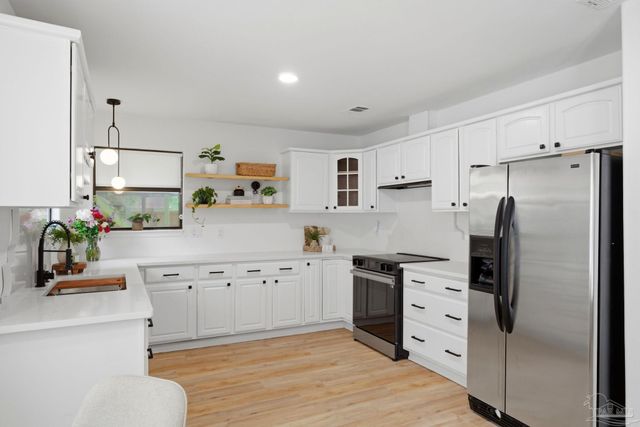 1137 Great Oaks Ct, Gulf Breeze, FL 32563