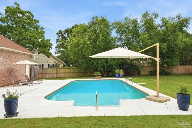 1137 Great Oaks Ct, Gulf Breeze, FL 32563