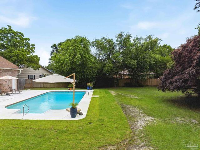 1137 Great Oaks Ct, Gulf Breeze, FL 32563