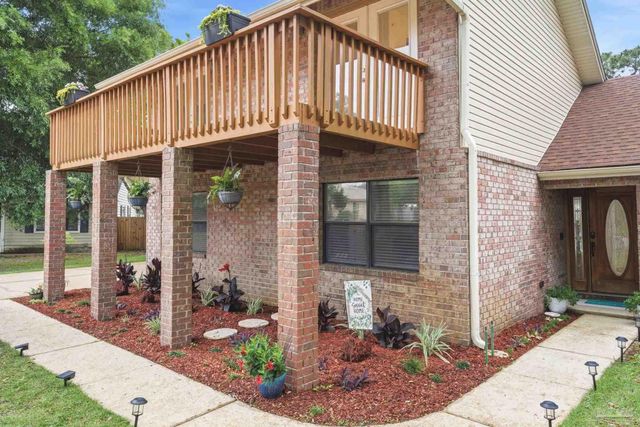 1137 Great Oaks Ct, Gulf Breeze, FL 32563