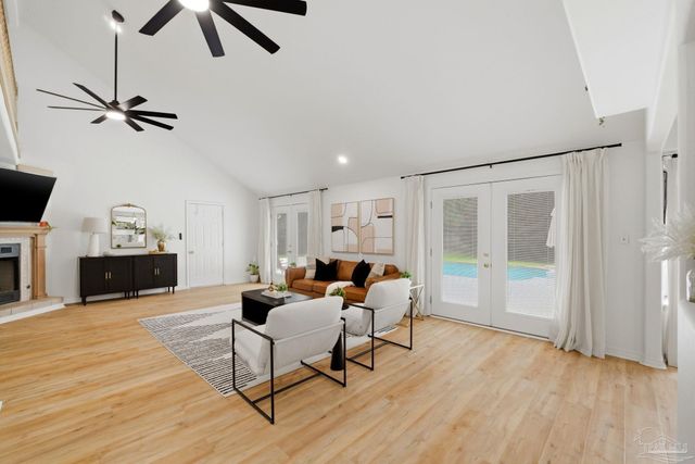 1137 Great Oaks Ct, Gulf Breeze, FL 32563