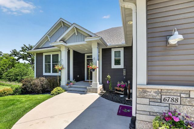 6788 Larkspur Parkway NW, Rochester, MN 55901