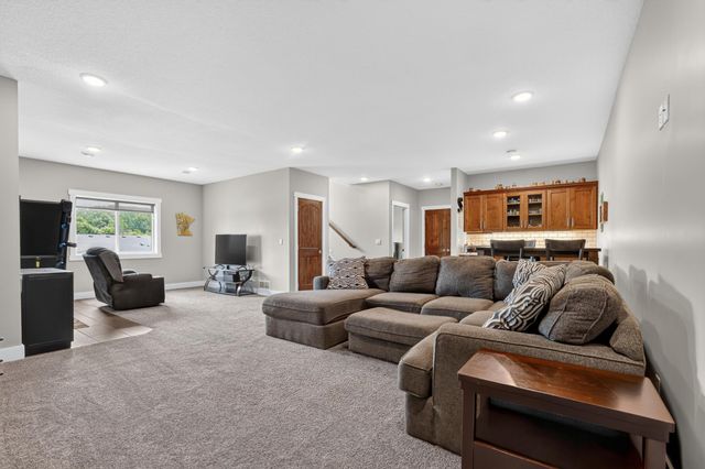 6788 Larkspur Parkway NW, Rochester, MN 55901