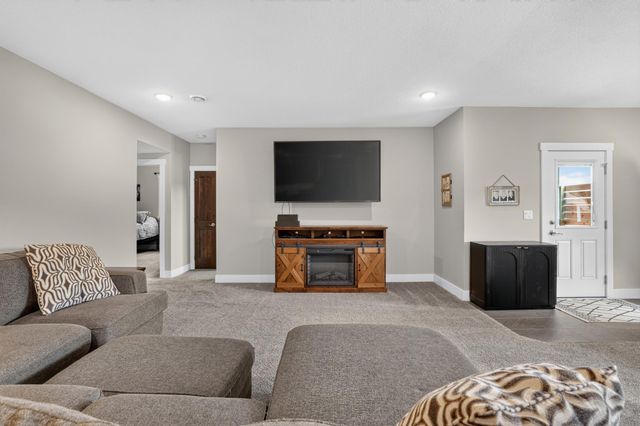 6788 Larkspur Parkway NW, Rochester, MN 55901