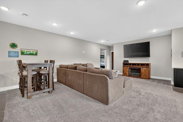 6788 Larkspur Parkway NW, Rochester, MN 55901