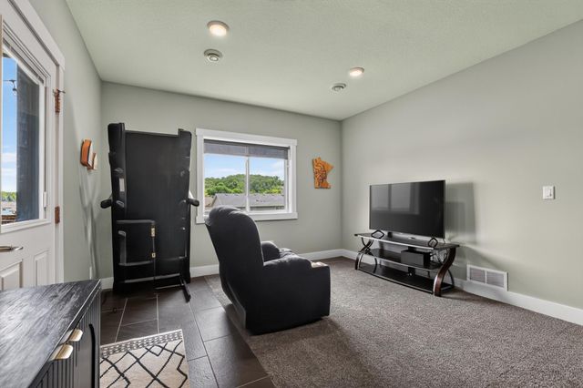 6788 Larkspur Parkway NW, Rochester, MN 55901
