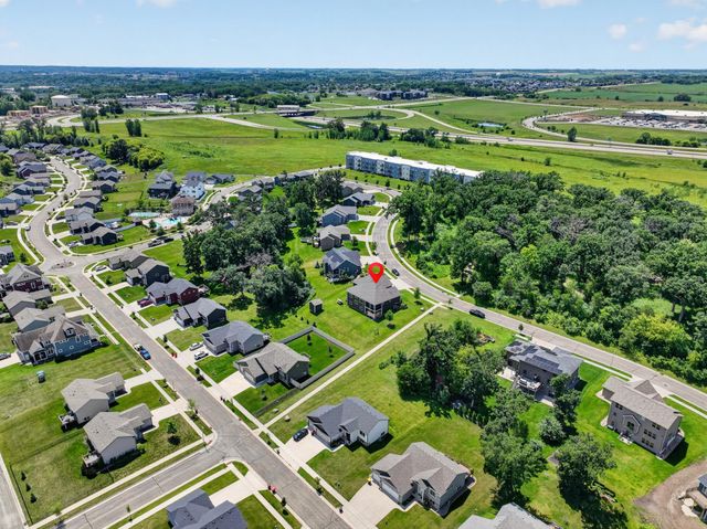 6788 Larkspur Parkway NW, Rochester, MN 55901