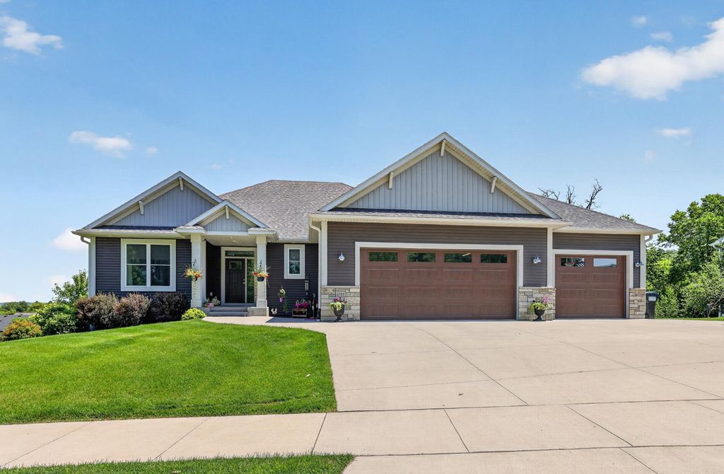 6788 Larkspur Parkway NW, Rochester, MN 55901