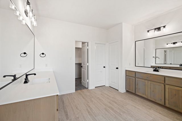 460 Solo Ridge Drive, Waxahachie, TX 75167