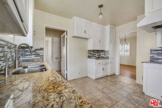 3785 Degnan Boulevard, Los Angeles, CA 90018
