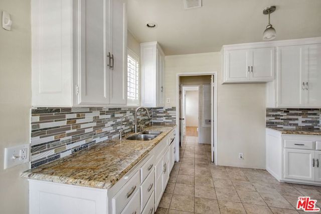 3785 Degnan Boulevard, Los Angeles, CA 90018