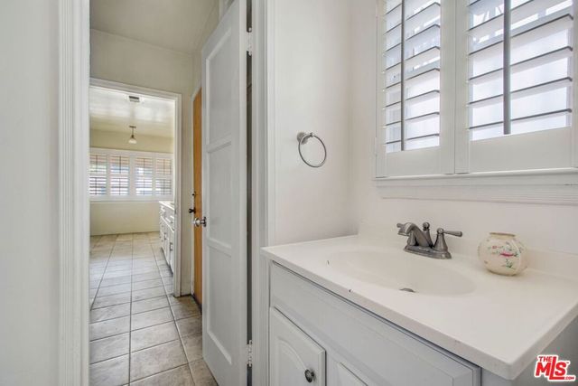 3785 Degnan Boulevard, Los Angeles, CA 90018