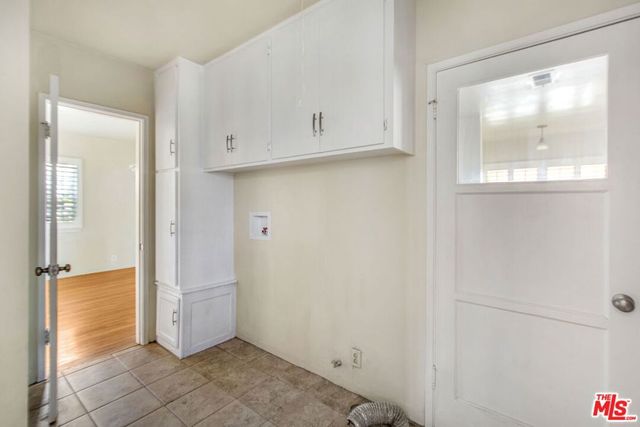 3785 Degnan Boulevard, Los Angeles, CA 90018