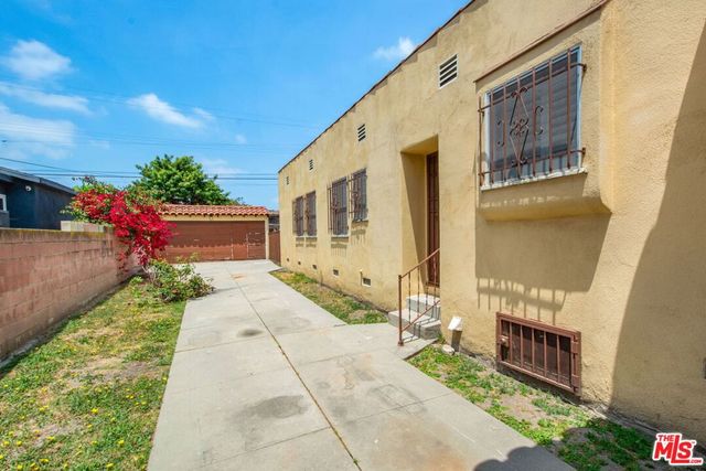3785 Degnan Boulevard, Los Angeles, CA 90018