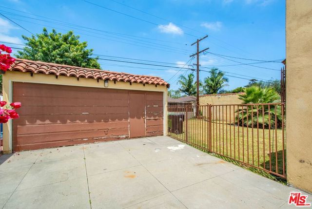 3785 Degnan Boulevard, Los Angeles, CA 90018