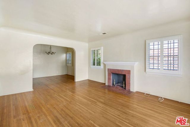 3785 Degnan Boulevard, Los Angeles, CA 90018