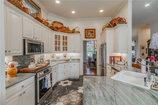 4410 W Arlington Drive, Rogers, AR 72758