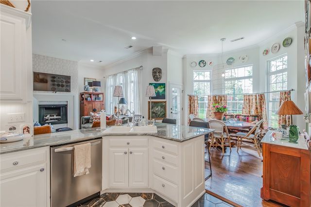 4410 W Arlington Drive, Rogers, AR 72758