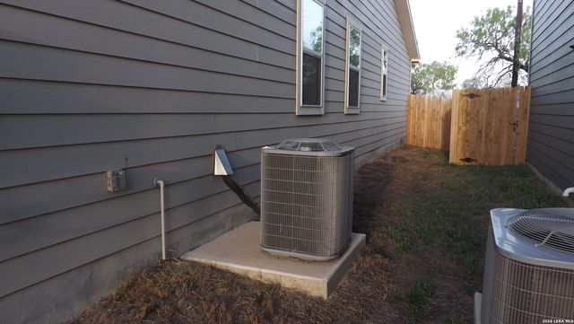 9818 Chevalier Forest, San Antonio, TX 78221