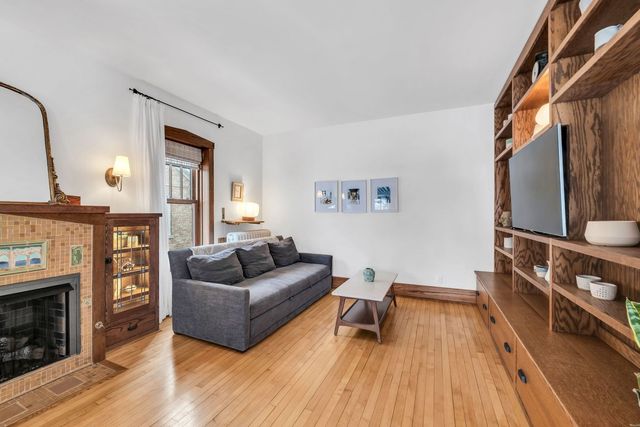 17 S Maple Street, Mount Prospect, IL 60056