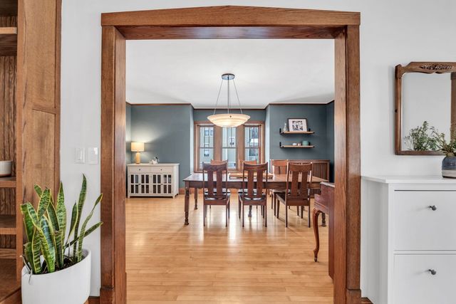 17 S Maple Street, Mount Prospect, IL 60056