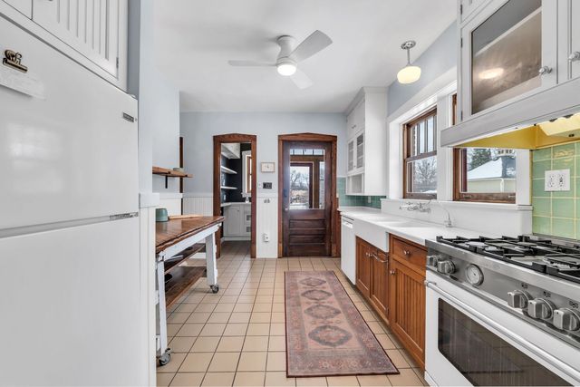 17 S Maple Street, Mount Prospect, IL 60056